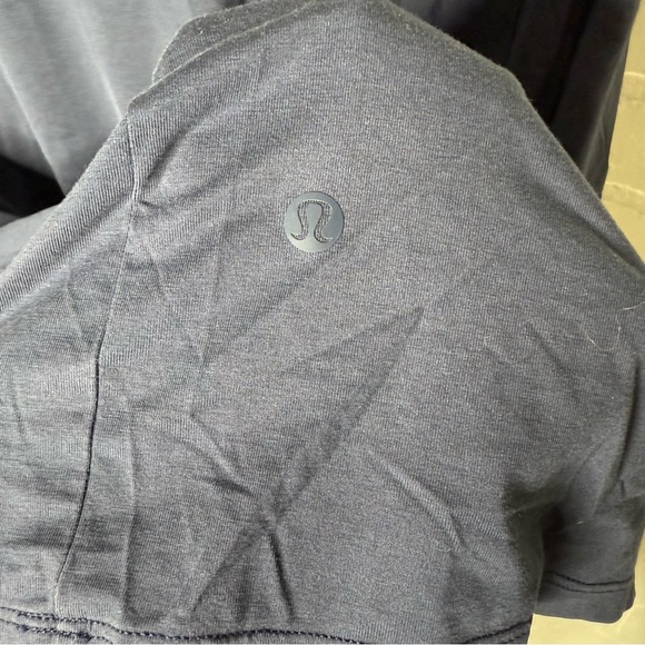 Lululemon Fundamental V Neck T Shirt Nautical sz M - Picture 5 of 6